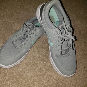 Gym shoes